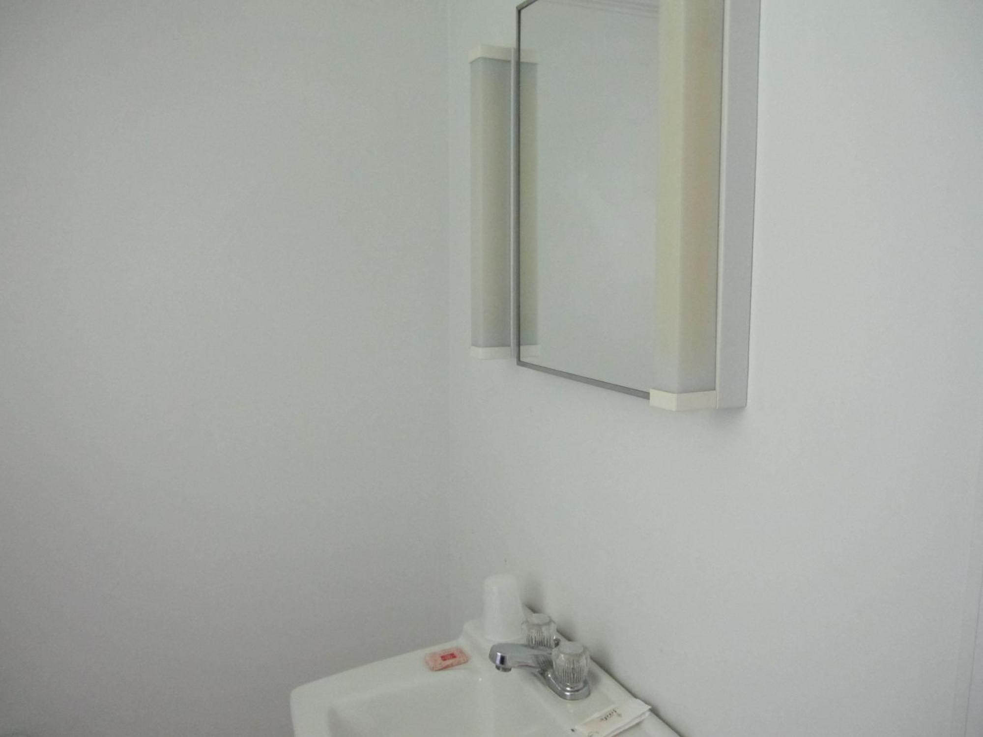 Pinecrest Motel Clinton Экстерьер фото